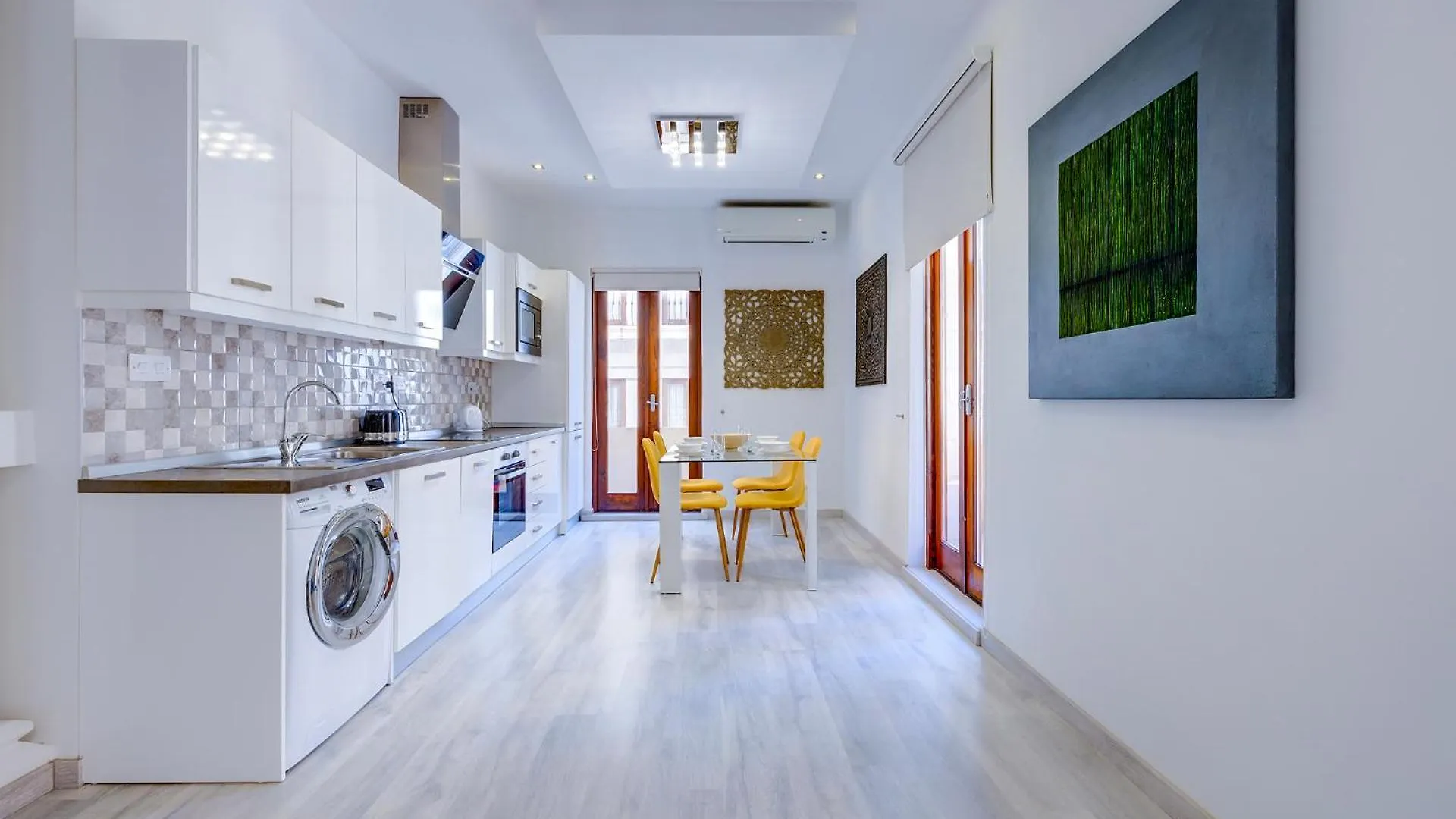 Stylish 2Br Apart, Steps Away From The Beach Sliema
