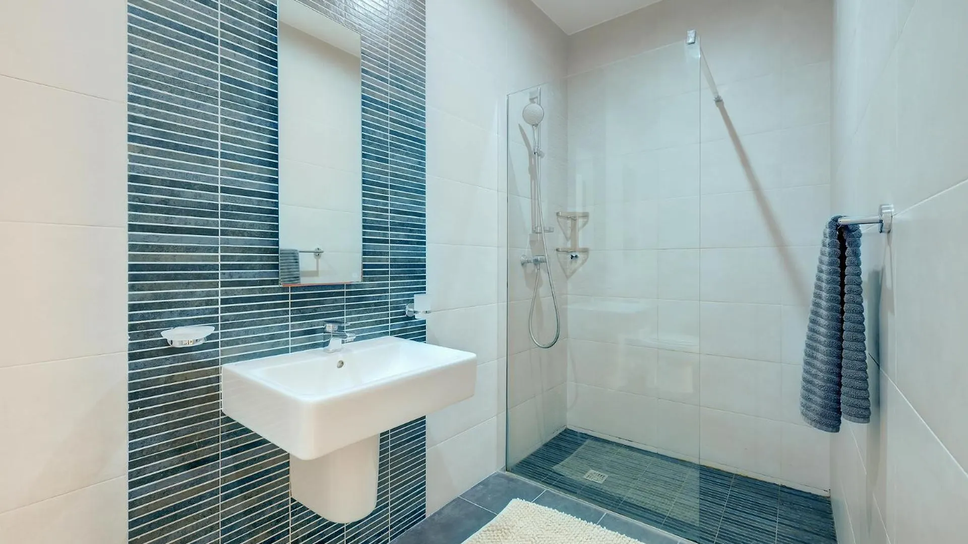 Stylish 2Br Apart, Steps Away From The Beach Sliema 0*,