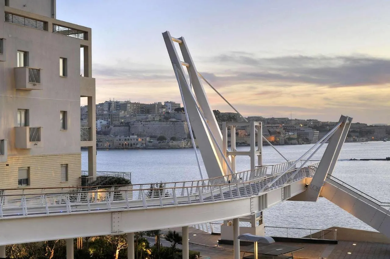 Stylish 2Br Apart, Steps Away From The Beach Sliema Apartment